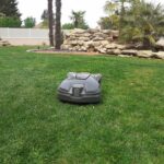 Robot de tonte autonome par fil guide